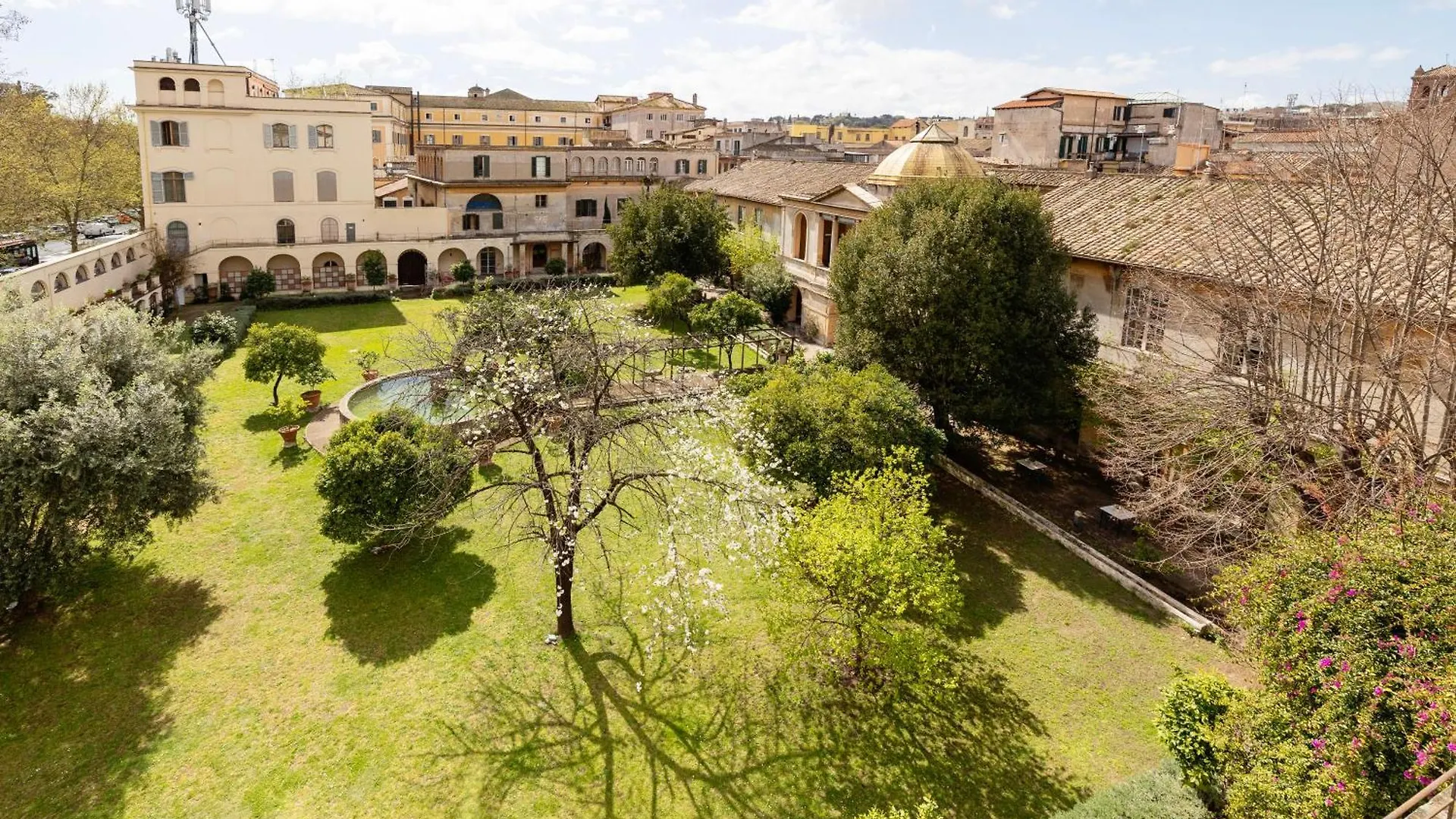 Borgo Ripa Urban Travel Hostel Rome Italy