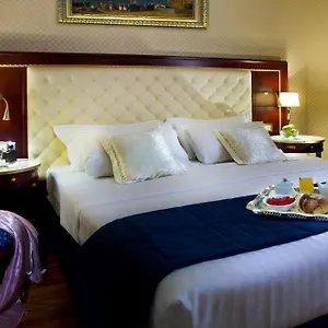 4* Hotel Mondial