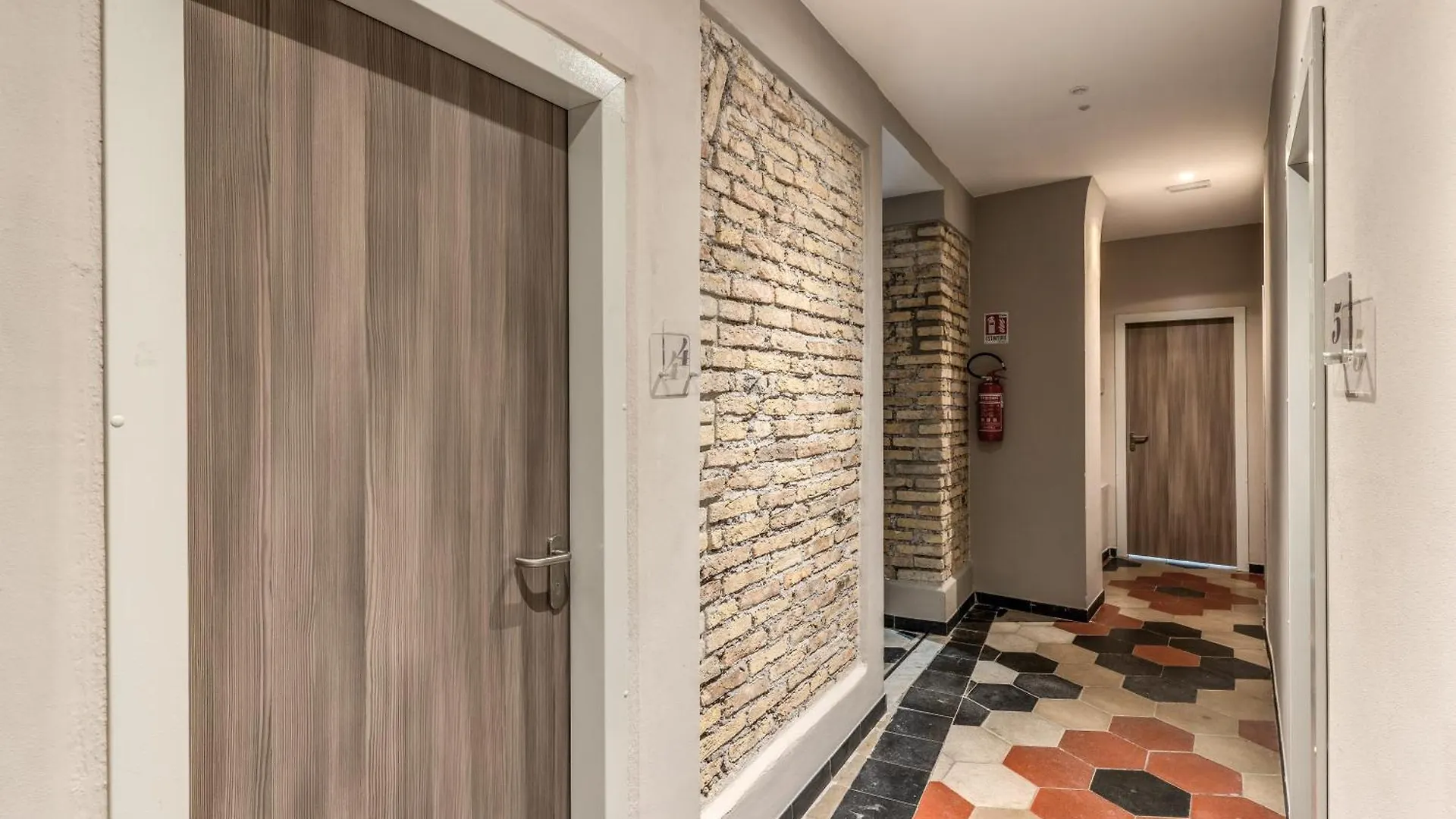 Borgo Ripa Urban Travel Hostel Rome Italy