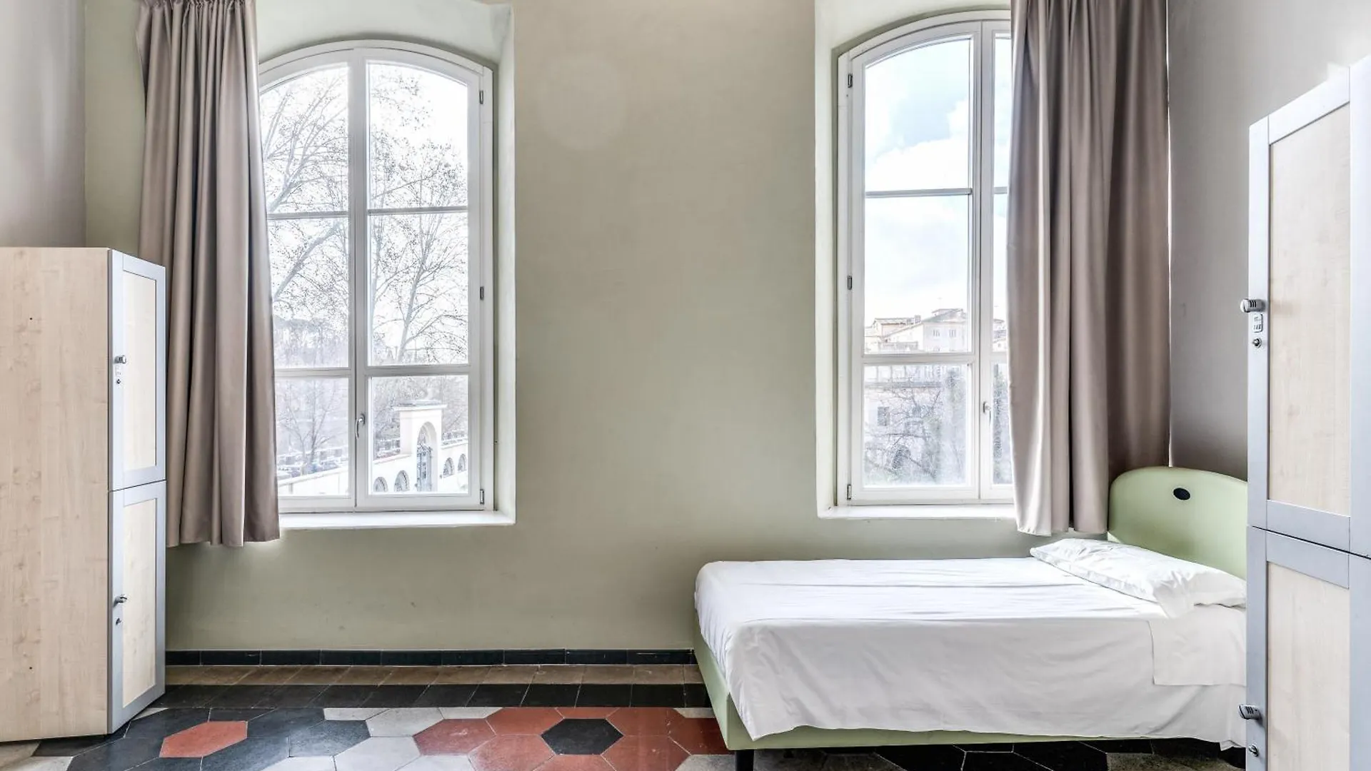 Borgo Ripa Urban Travel Hostel Rome Italy