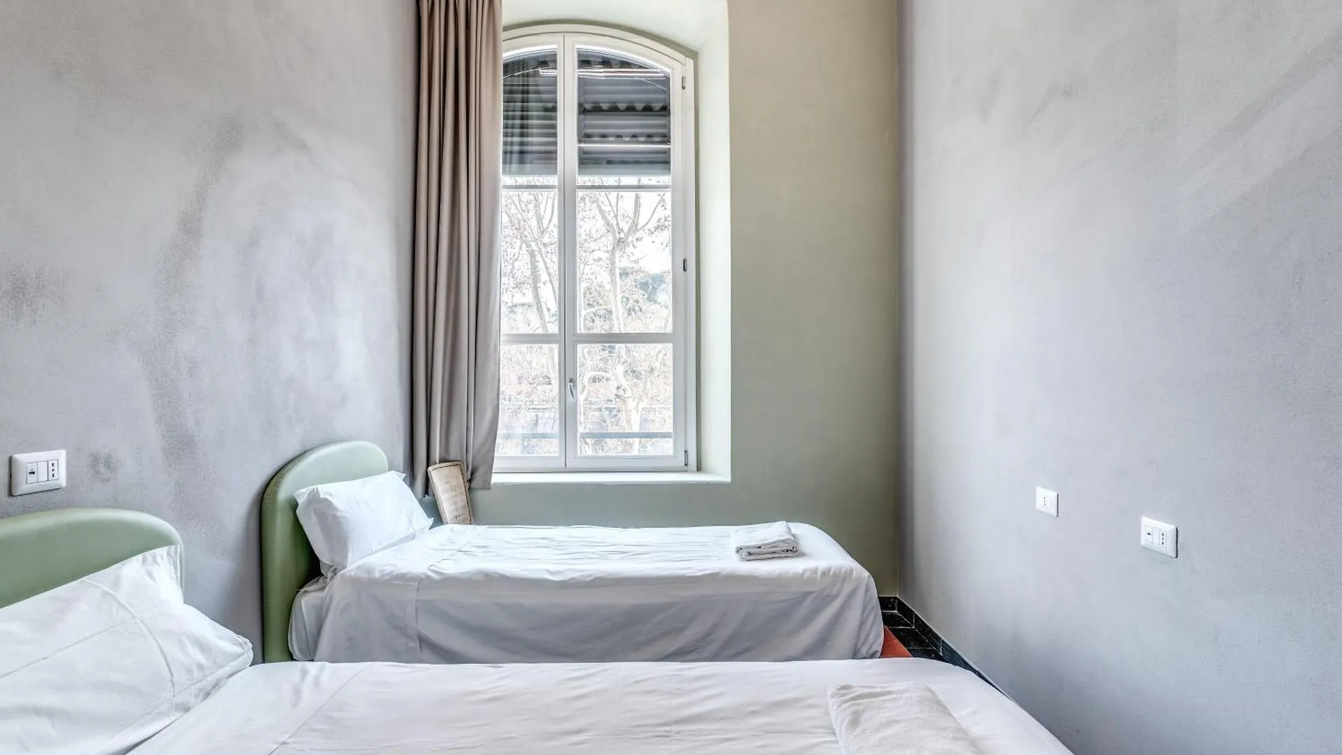 Borgo Ripa Urban Travel Hostel Rome Italy